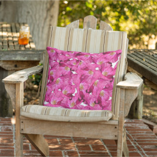 Coussin Motif rose pavot floral.