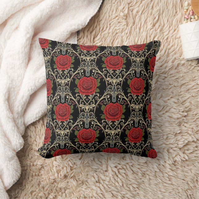 Coussin Motif Roses Gothiques  (Couverture)