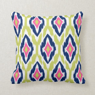 Coussin Motif tribal 1a d'Ikat de chaux de marine moderne