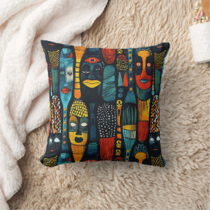 Coussin Motif tribal africain avec idoles.