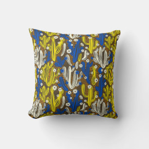 Coussin Motif vintage avec cactus sur arrière - plan noir.