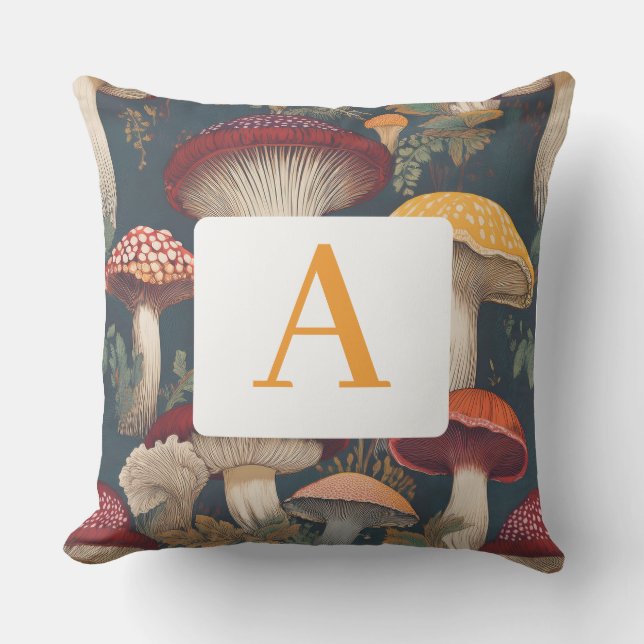 Coussin Motif Whimsical Botanical Mushroom avec Monogramme (Recto)
