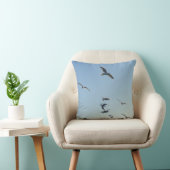 Coussin Mouettes Dynamiques En Vol Oiseaux Côtiers Ciel Bl (Chaise)
