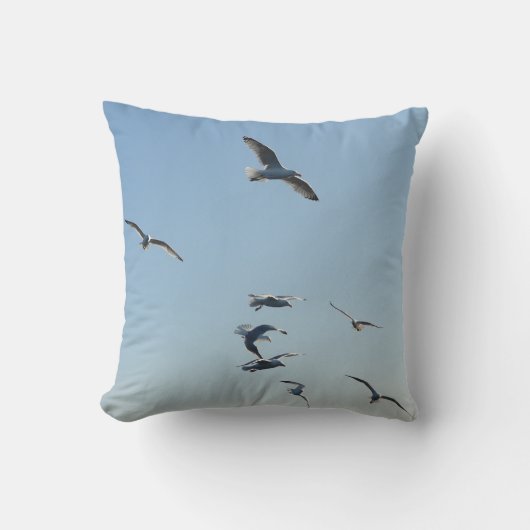 Coussin Mouettes Dynamiques En Vol Oiseaux Côtiers Ciel Bl (Recto)