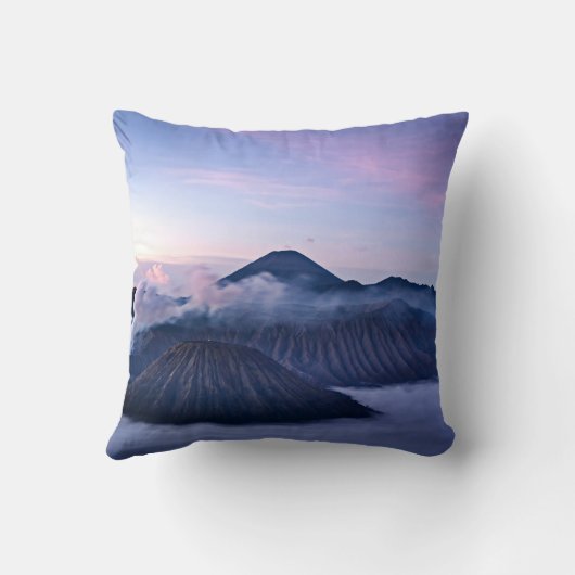 Coussin Mount Bromo wrapped in a dream of clouds (Verso)