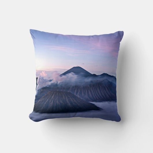 Coussin Mount Bromo wrapped in a dream of clouds (Recto)