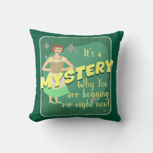 Coussin Mystère Snarky Retro Lecture Femme au foyer