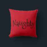 Coussin Naughty ou Nice Funny Sassy Noël réversible<br><div class="desc">Ce grand coussin de Noël donne au propriétaire la possibilité de faire connaître à ceux qui les entourent l'humeur dans laquelle ils se trouvent. Placez le coussin sur le côté rouge et noir "Naughty" ou faites-le pivoter sur le côté vert et blanc "Nice". Faire un grand cadeau pour un être...</div>