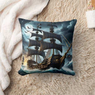 Coussin Navire pirate naviguant dans les mers orageuses la
