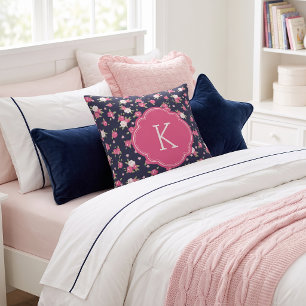 Coussin Navy et rose chic imprimé floral vintage monogramm
