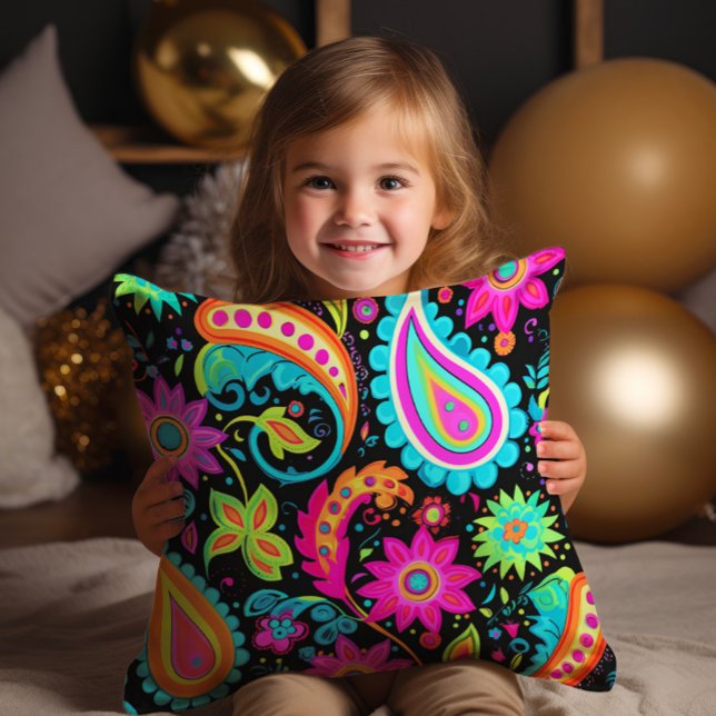 Coussin Neon Paisley Noir Rose Bleu coloré (Cute neon pink, blue, and green paisley on black decorator pillow)
