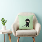 Coussin Ninja minuscule en colère sur vert (Chaise)
