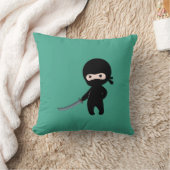 Coussin Ninja minuscule en colère sur vert foncé (Couverture)
