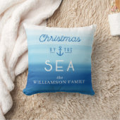 Coussin Noël by the Sea Coast Blue Ombre Typographic (Couverture)