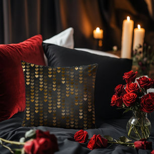 Coussin Noir avec coeur pluvieux d'or