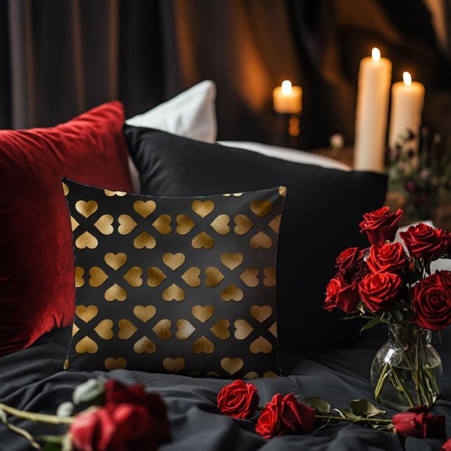 Coussin Noir avec Coeurs d'or (Créateur téléchargé)