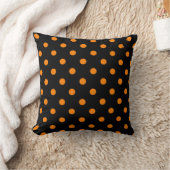 Coussin Noir avec points orange (Couverture)