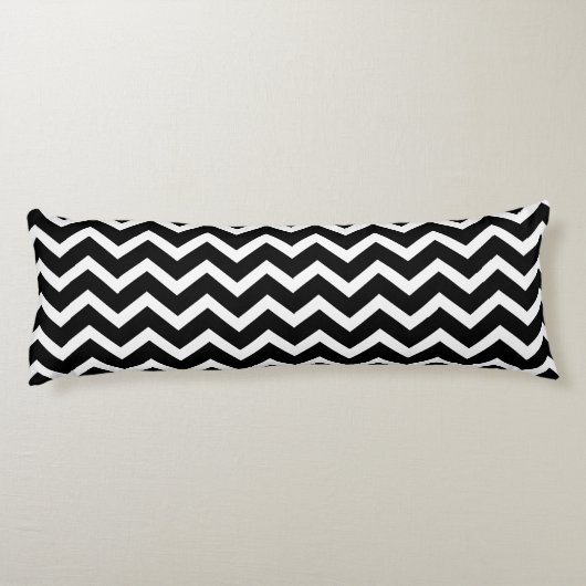 Coussin noir et blanc de corps de Chevron long (Dos)