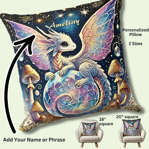 Coussin Nom, bébé dragon pastel rose bleu sur fond sombre