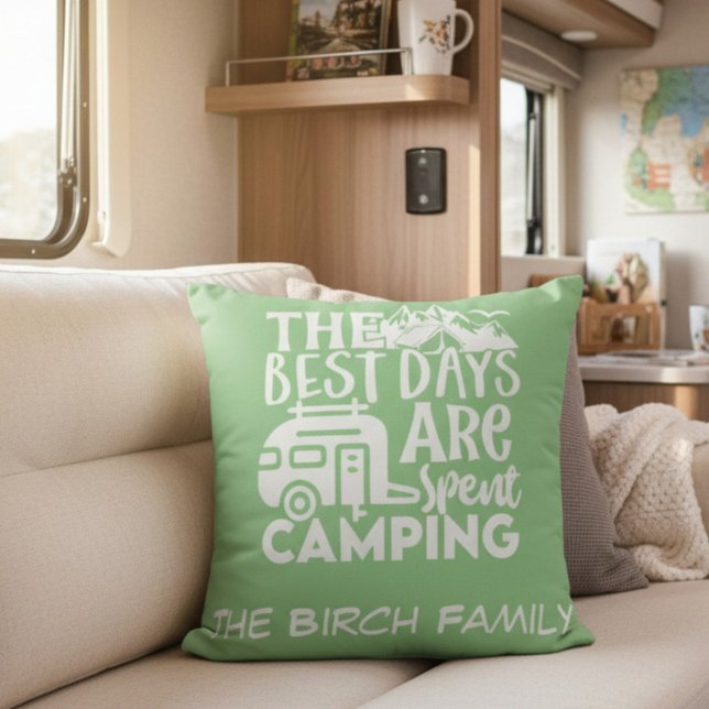Coussin Nom de Famille Décor de Camping (Créateur téléchargé)