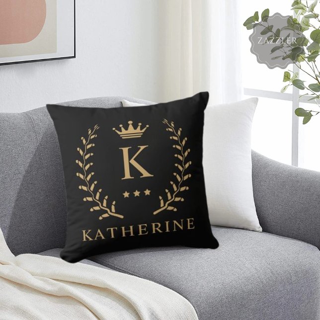 Coussin Nom de la Personnaliser et premier monogramme noir (Customize Name & Initial Black White Gold Monogram Throw Pillow)