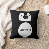 Coussin Nom de manchot mignon en monogramme noir et blanc (Couverture)