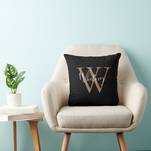 Coussin Nom du monogramme moderne de script noir et or (Chaise)