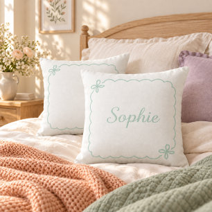 Coussin Nom personnalisé bordure ondulée ruban vert menthe