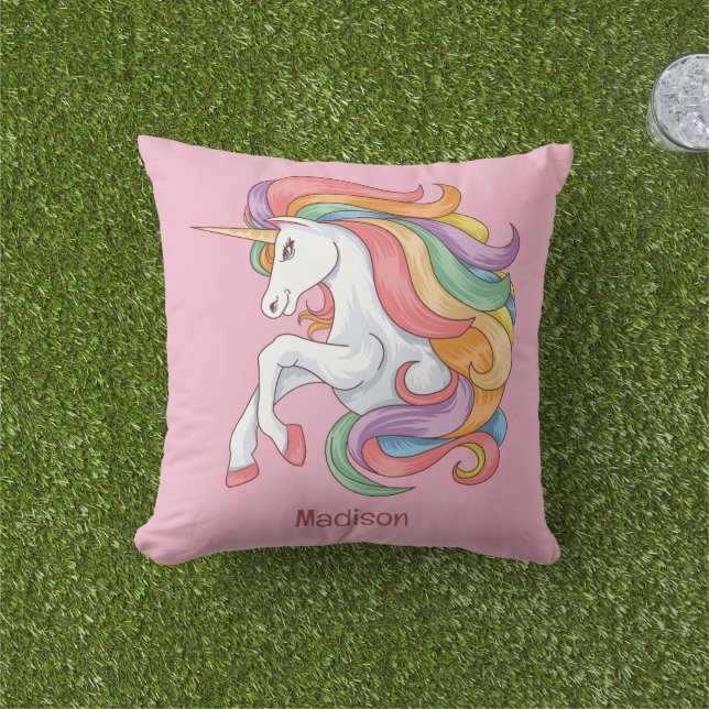 Coussin Nom personnalisé Unicorne colorée (Herbe)