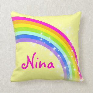 coussin nommé de coussin de Nina de filles jaunes