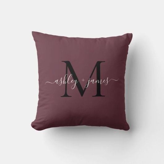 Coussin Noms de mariage élégants monogramme script bordeau (Recto)
