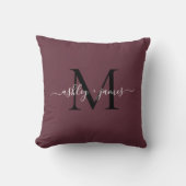 Coussin Noms de mariage élégants Monogramme Script Bourgog (Recto)