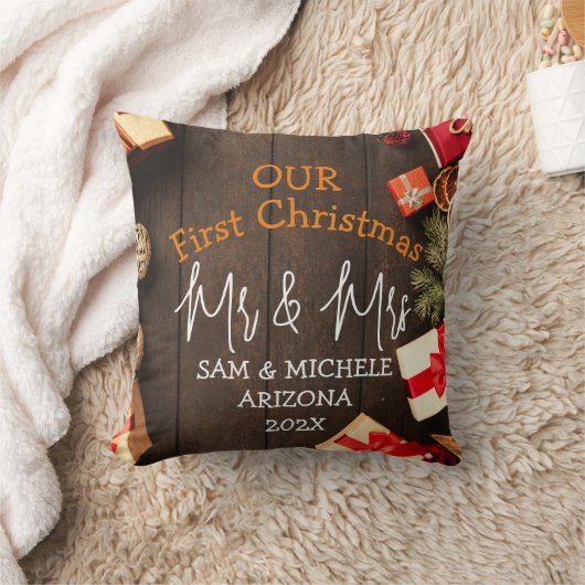 Coussin Notre premier Noël, M. et Mme bois neuf (Couverture)