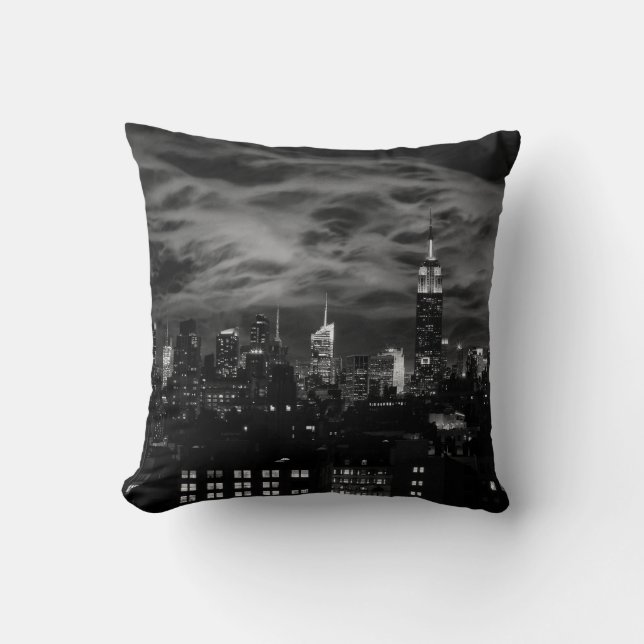 Coussin Nuages Éthérés : Horizon de NYC, ESB Noir et Blanc (Recto)