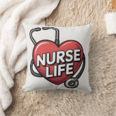 Coussin "Nurse Life" Design graphique avec coeur (Couverture)