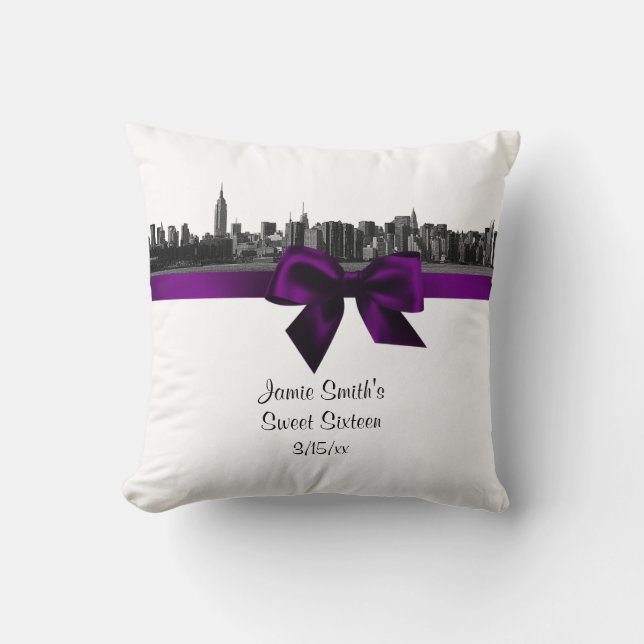 Coussin NYC Skyline large en BW violet (Recto)