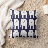 Coussin Objets superflus sur bleu-foncé (Couverture)