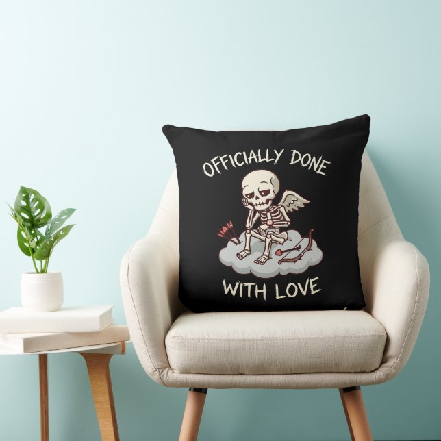 Coussin Officially Done With Love Skeleton Cupid Design (Chaise)