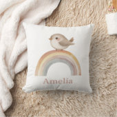 Coussin Oiseau mignon Sur Un Arc En Ciel Boho Avec Nourrit (Couverture)