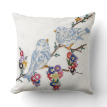Oiseaux bleus brodés par Alice Flynn