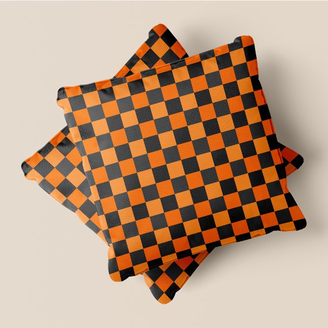 Coussin Orange & Gray Fun Retro Chic À damiers Carré (Orange & Grey Fun Retro Chic Checkered Squares Throw Pillow)
