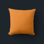 Coussin Orange solide<br><div class="desc">Une couleur orange chaude avec un modèle de texte vide en trois lignes. Cliquez sur personnaliser pour ajouter des mots ou des noms courts, ou achetez-le tel quel, en tant que couleur unie correspondante. Si vous voulez que le mot soit au milieu, laissez la première ligne vide, puis écrivez le...</div>