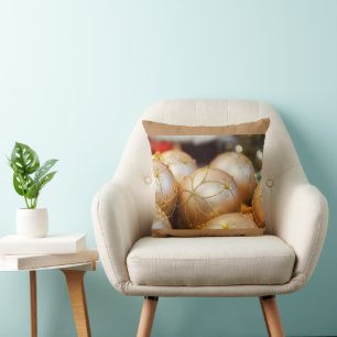 Coussin Ornements de boule d'or à fleurs perlées
