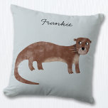Coussin Otter personnalisé<br><div class="desc">Une loutre à l'air mignonne et suspicieuse pour les amateurs de faune sauvage. Art original de Nic Squirrell. Modifiez le nom pour personnaliser.</div>