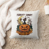 Coussin Oublie les bonbons, donne-moi simplement Halloween (Couverture)