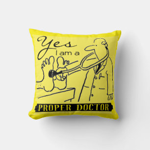 Coussin Oui, je suis un médecin compétent. Noir & Jaune.