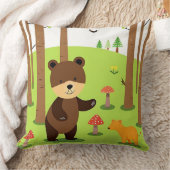 Coussin Ours de dessin animé mignon dans une scène de forê (Couverture)