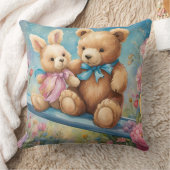 Coussin Ours en peluche et lapin Assis dans le jardin (Couverture)