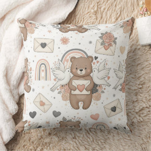 Coussin Ours en peluche pour nurserie boho avec arcs-en-ci