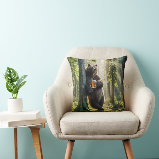 Coussin Ours tenant une bière en forêt (Chaise)